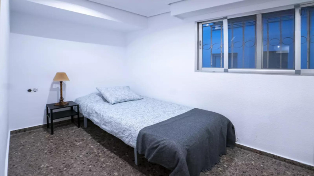 Pleasant single bedroom in the vicinity of the Valencia Polytechnic University (UPV) - Valence - chambre - ImmoJeune