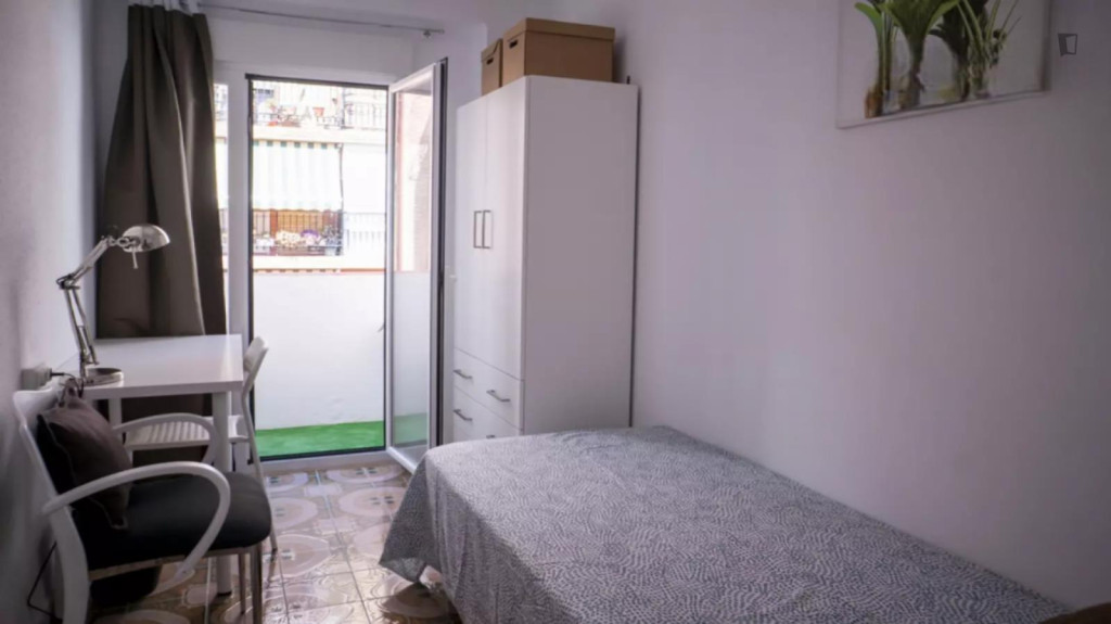 Cool single bedroom in shared flat close to the University of Valencia - Valence - chambre - ImmoJeune