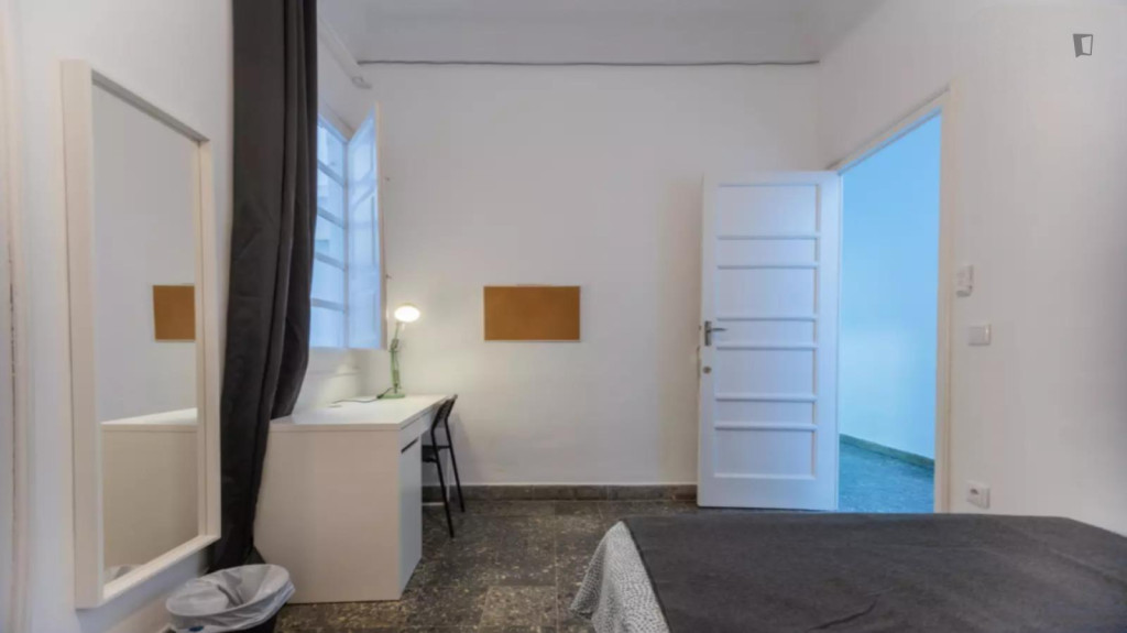 Very cool double bedroom in Russafa - Valence - chambre - ImmoJeune