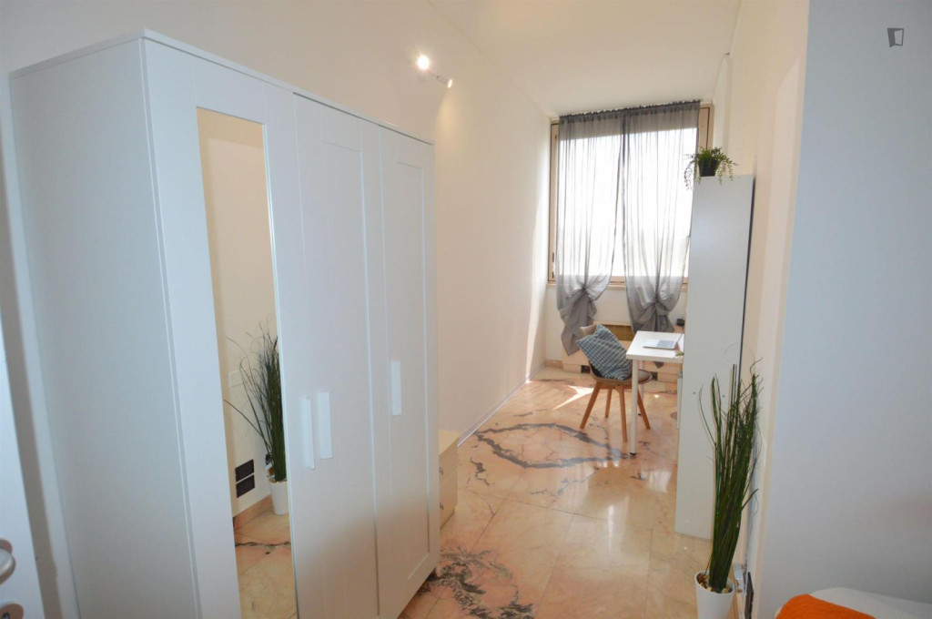 Pleasant single bedroom near Parco Enzo Ferrari  - Modena - chambre - ImmoJeune