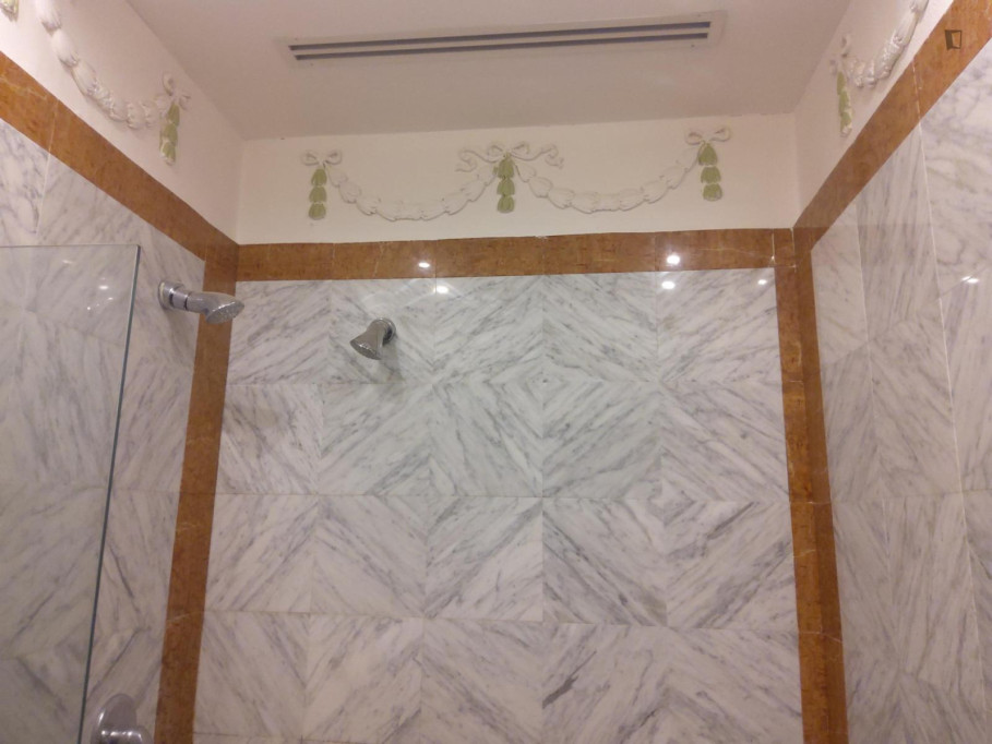 Single bedroom with large balcony, green view, close to downtown - Bologne - chambre - ImmoJeune