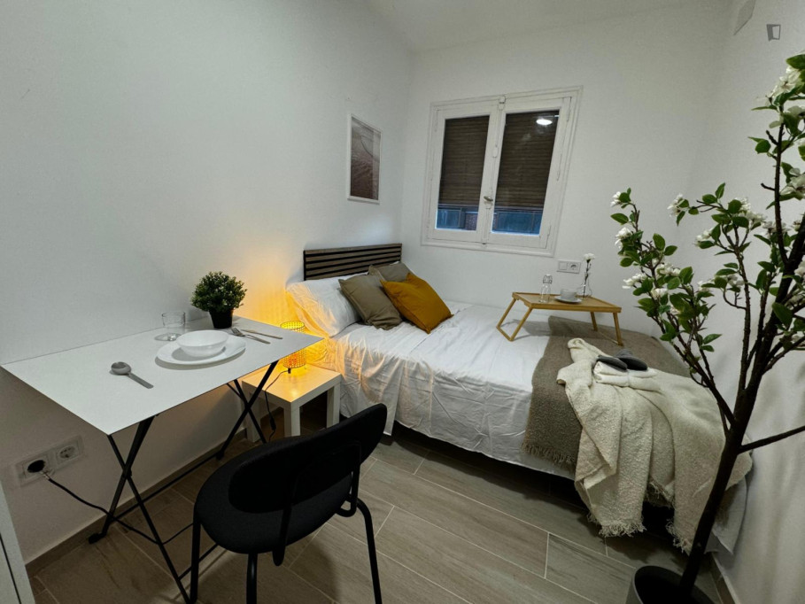 Inviting double bedroom in Usera - Madrid - chambre - ImmoJeune