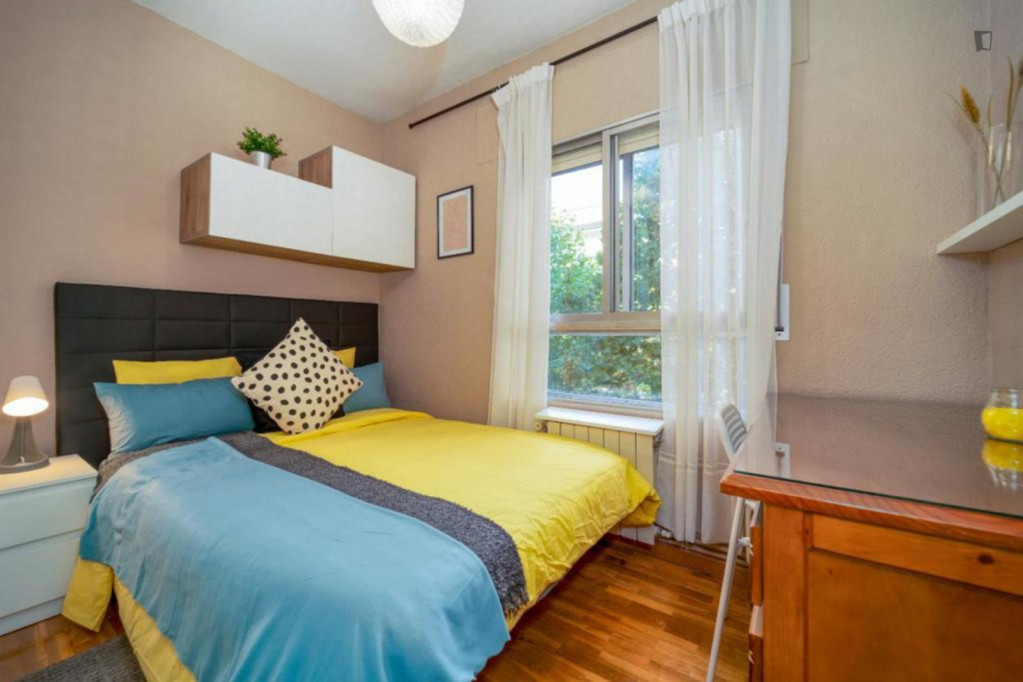 Lovely double bedroom in Latina district - Madrid - chambre - ImmoJeune