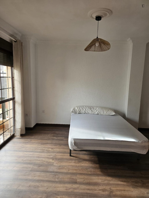 Single bedroom with a balcony, in the centre of Huelva - Huelva - chambre - ImmoJeune
