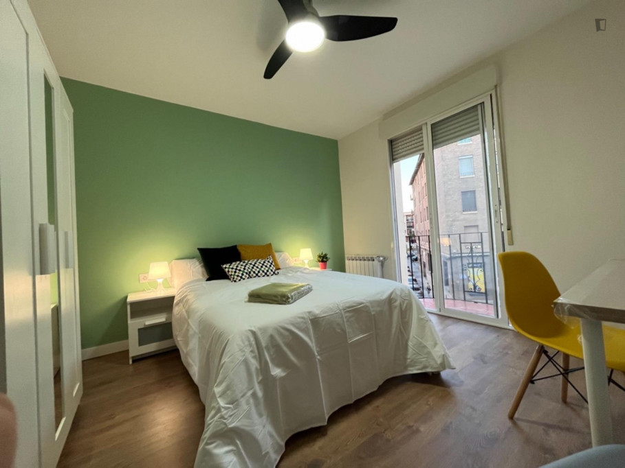 Charming double bedroom in Parque de Roma