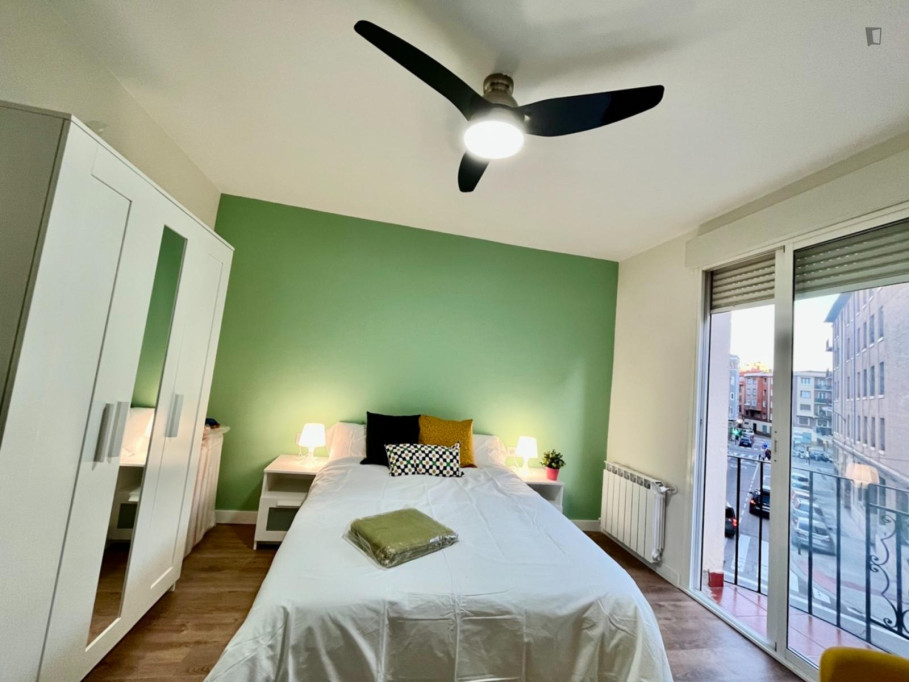 Charming double bedroom in Parque de Roma