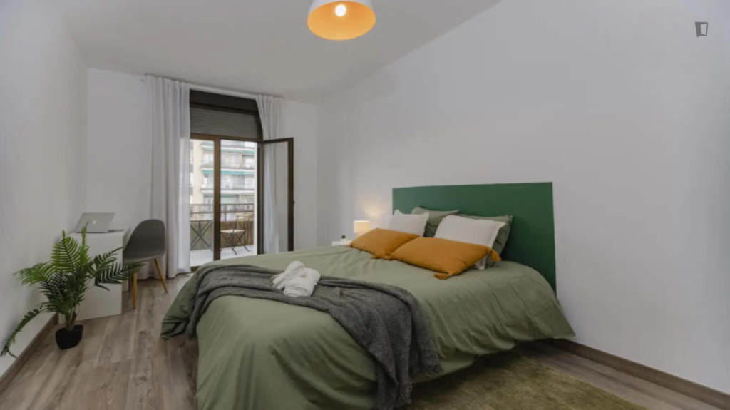 Nice single bedroom with balcony in well-connected Extramurs - Valence - chambre - ImmoJeune