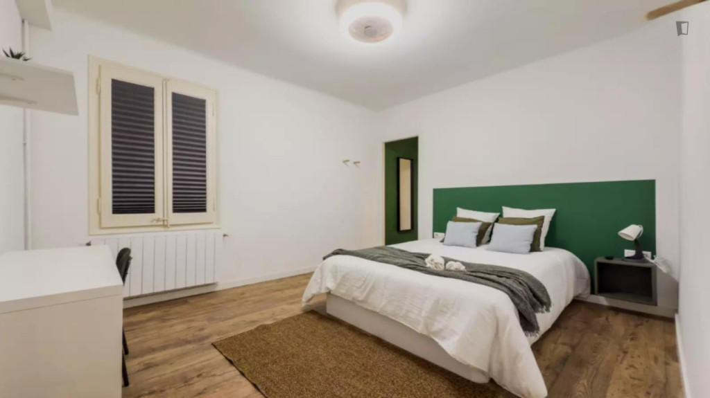 Spacious single bedroom in shared flat in Poble Sec  - Barcelone - chambre - ImmoJeune