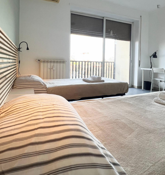 Wonderful 2-bedroom apartment with outdoor areas with beautiful view of the river Tevere - Rome - chambre - ImmoJeune