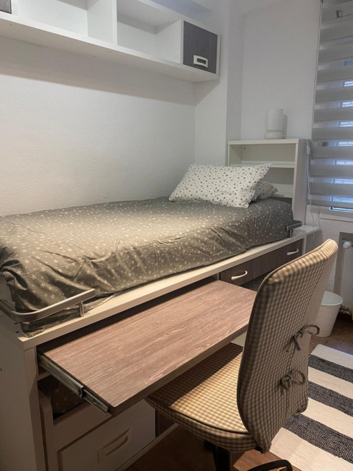 Very pleasant single bedroom near the Alcalá de Henares train station - Madrid - chambre - ImmoJeune