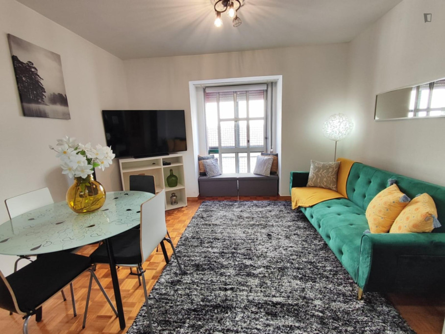 Pleasant flat next to Benfica train station - Lisbonne - chambre - ImmoJeune