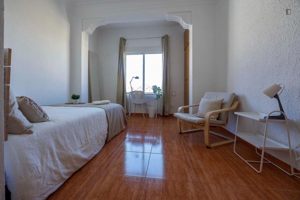 Big and bright room in 4-rooms-apartment in Benimaclet - Valence - chambre - ImmoJeune