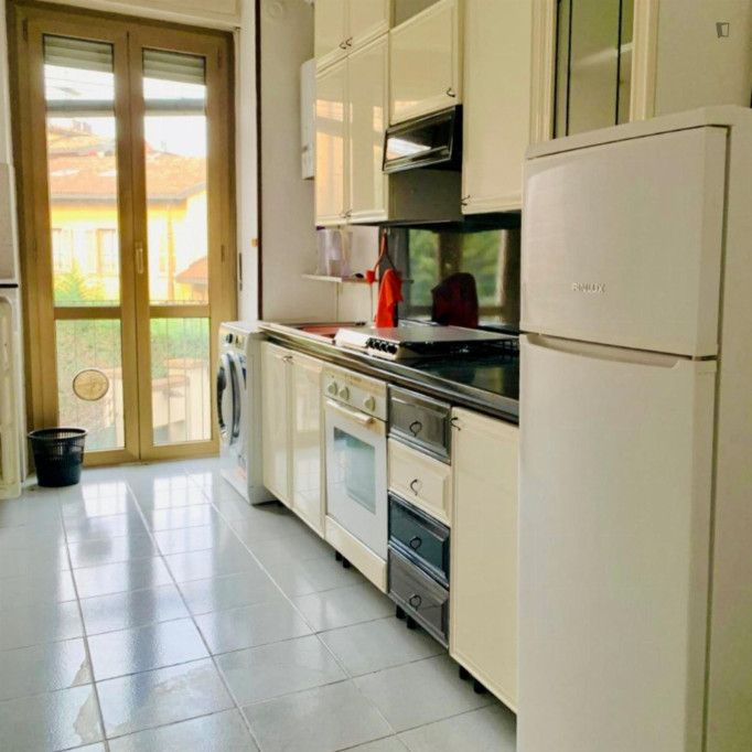 Welcoming 2-bedroom apartment near the Certosa train station - Milan - chambre - ImmoJeune