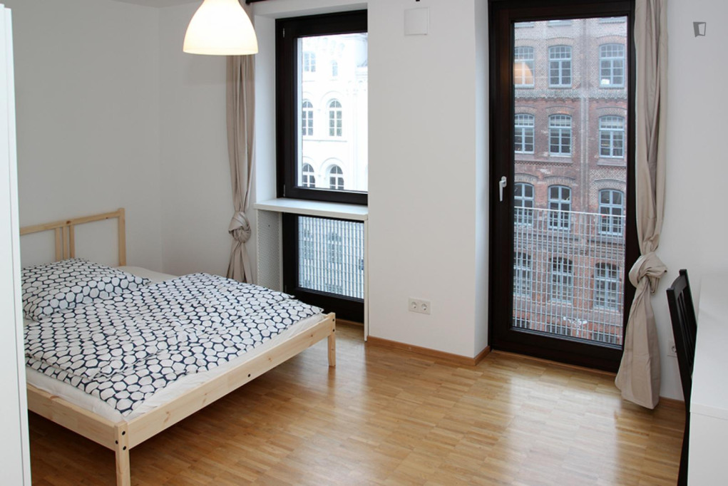 Inviting studio near the Rauthaus train station - Hamburg - chambre - ImmoJeune