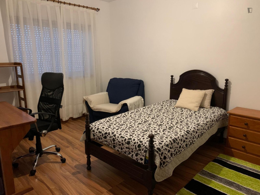 Cozy Single Bedroom close to ESTG - Leiria - chambre - ImmoJeune