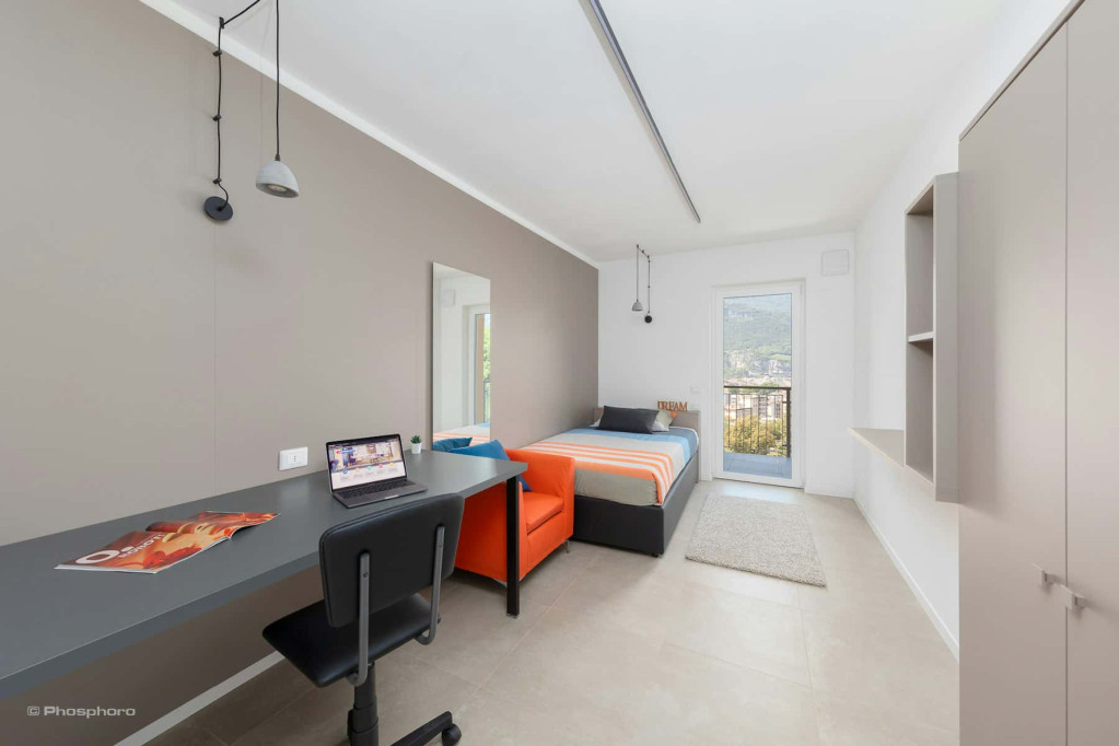 Room in Via Venezia, Trento for 48 m² with 2 bedrooms