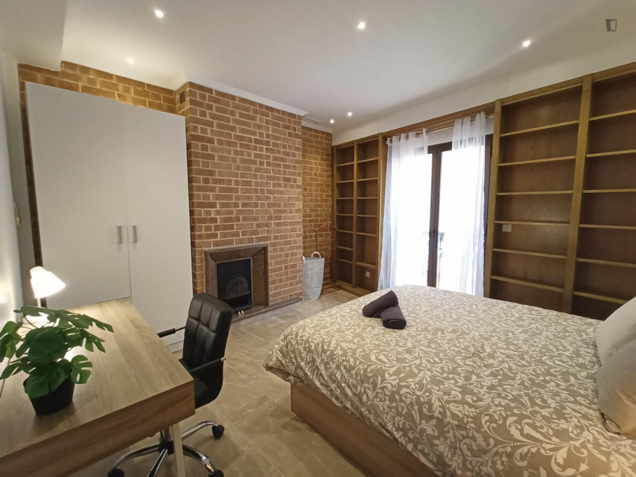 Excellent double bedroom near the El Palmeral park