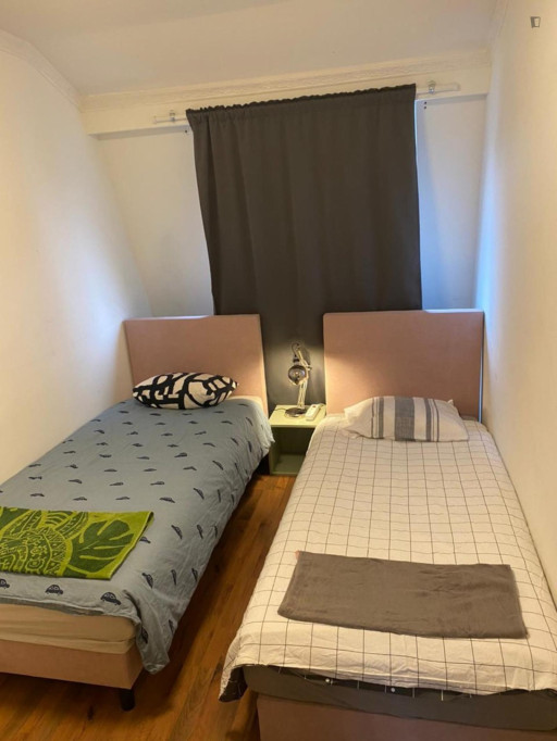 Intriguing Bedroom Apartment close to Belgica Metro - Bruxelles - chambre - ImmoJeune