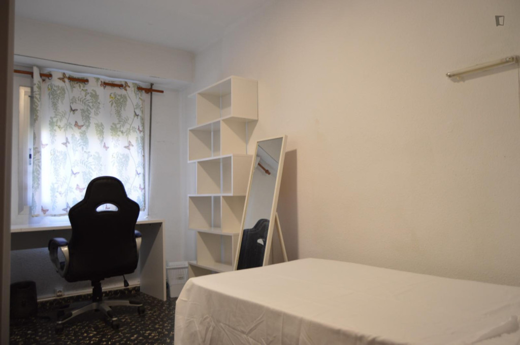 Pleasant single bedroom in Ciutat Jardi - Valence - chambre - ImmoJeune