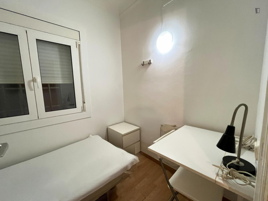 ROOM 6 - Single Bedroom in the Gracia neighborhood - Barcelone - chambre - ImmoJeune
