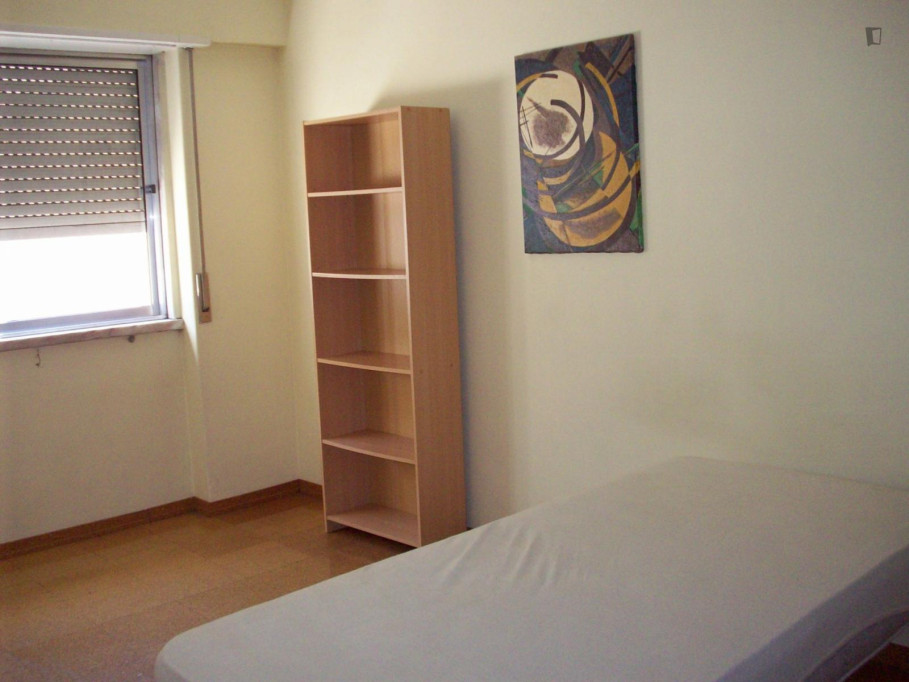 Very cosy single bedroom in Campolide - Lisbonne - chambre - ImmoJeune