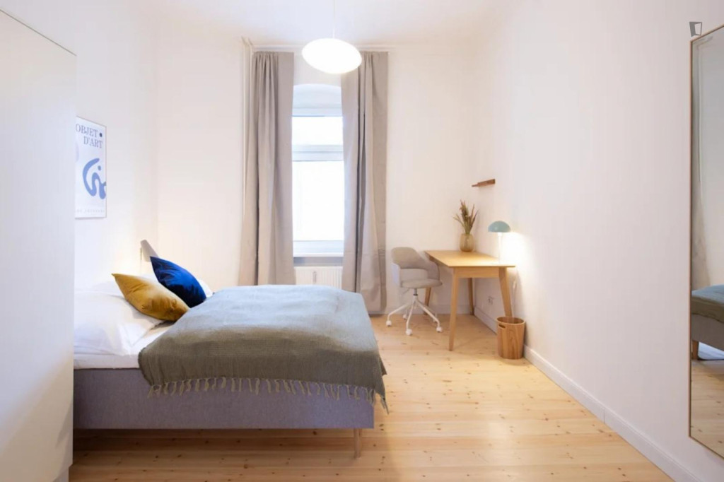 Welcoming double bedroom near the Turmstraße metro - Berlin - chambre - ImmoJeune