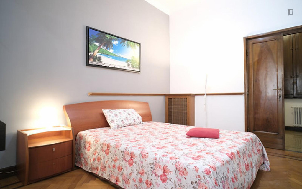 Bright double bedroom in a 4-bedroom flat next to Luiss - Rome - chambre - ImmoJeune
