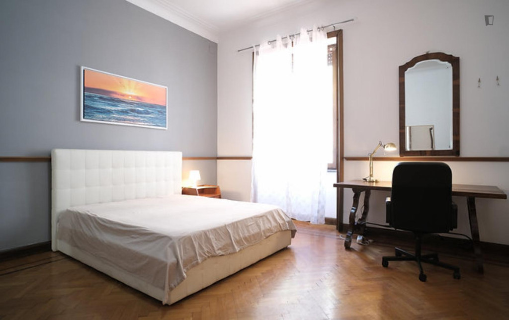 Spacious double bedroom a in 4-bedroom flat in front of LUISS - Rome - chambre - ImmoJeune