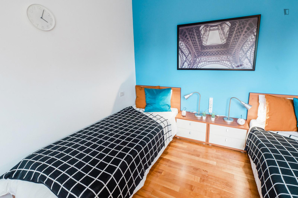 Bed in a twin bedroom in residential Canovine - Bergamo - chambre - ImmoJeune