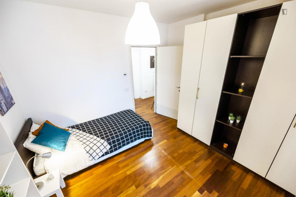 Superb single bedroom near Università degli Studi di Bergamo - Bergamo - chambre - ImmoJeune