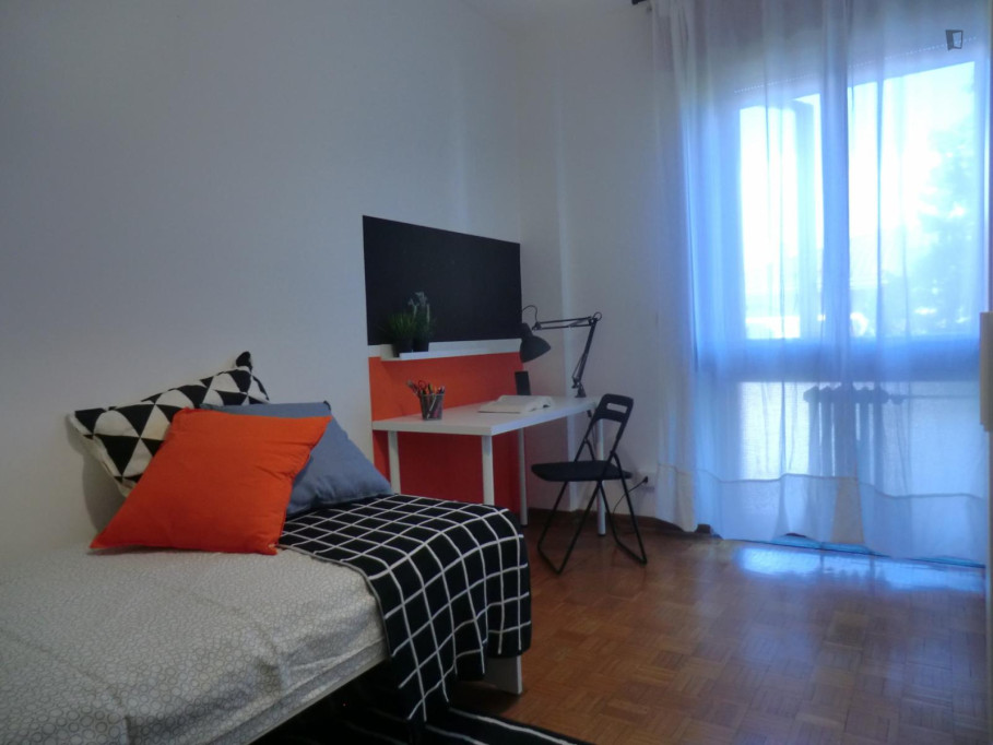 Nice single bedroom close to Padua city center Neighbourhood  - Padova - chambre - ImmoJeune