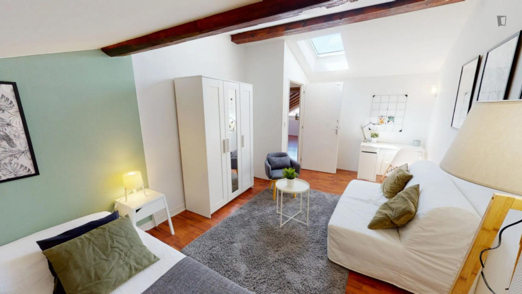 Lovely double bedroom close to Toulouse Matabiau train station