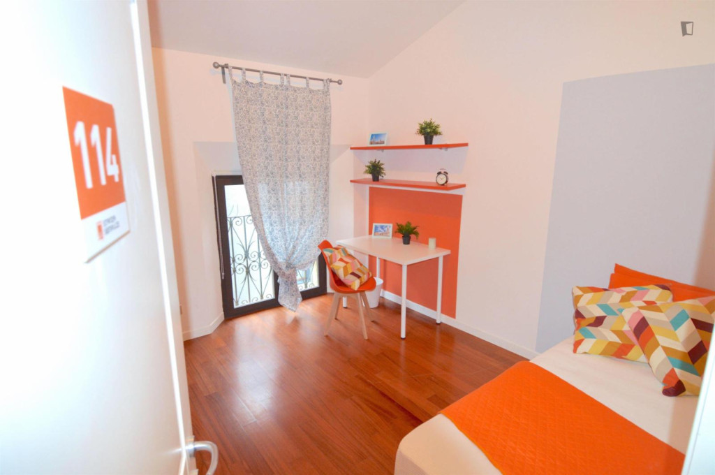 Snug single bedroom near Parco Enzo Ferrari - Modena - chambre - ImmoJeune