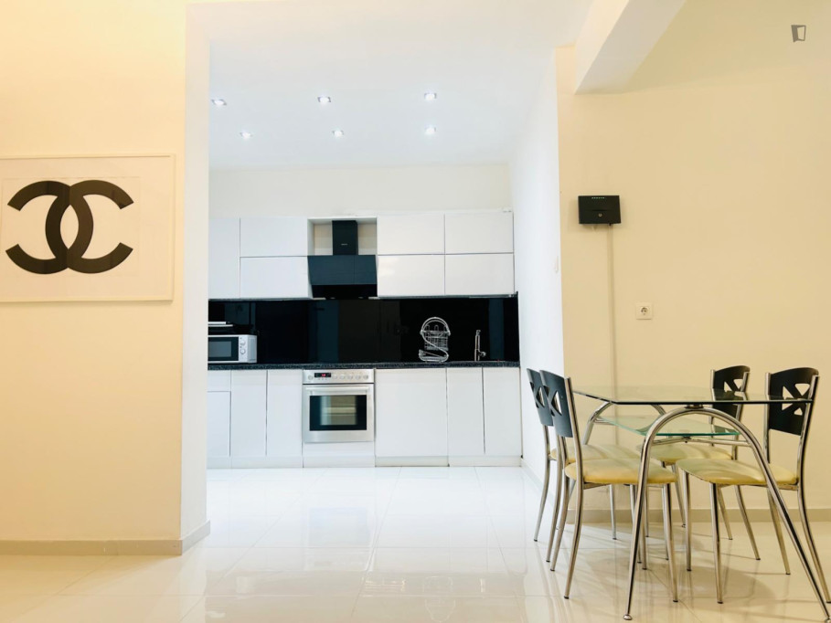 Appealing double bedroom in Kypseli