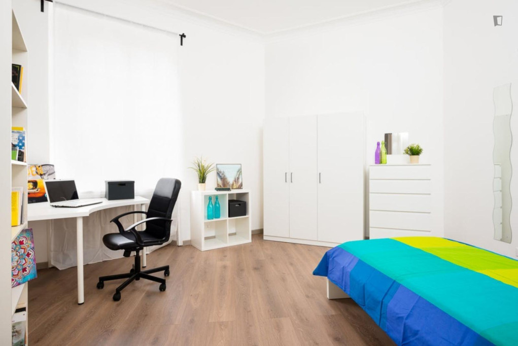 Bright single bedroom near McFIT Politecnico - Turin - chambre - ImmoJeune