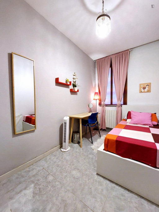 Single bedroom in 7-bedroom apartment - Madrid - chambre - ImmoJeune