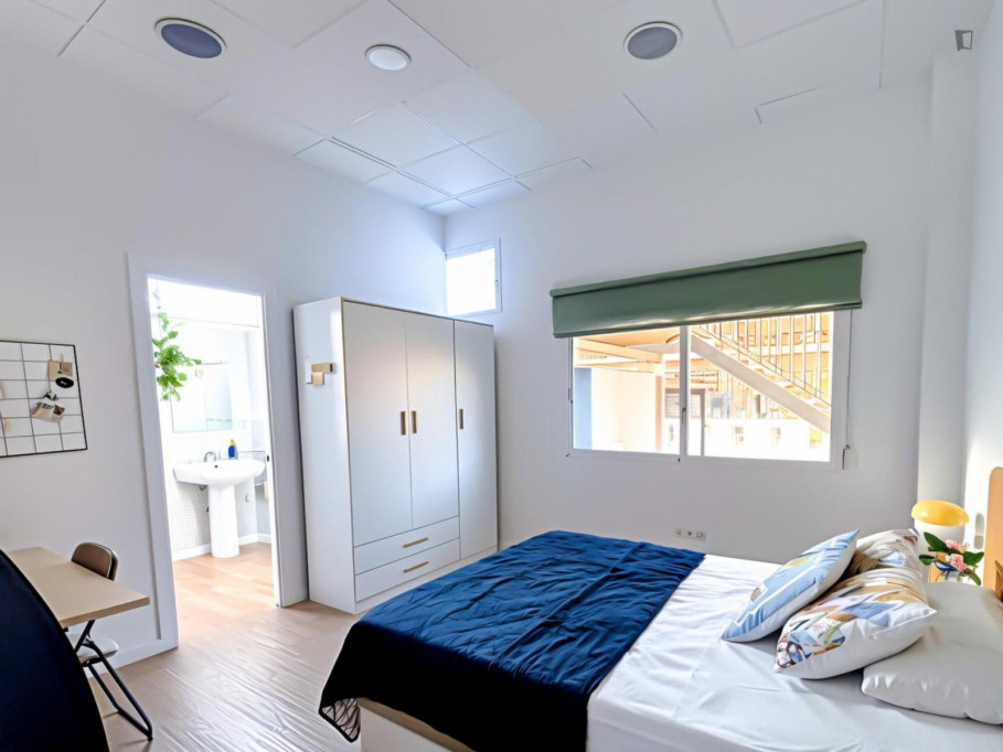 Wonderful double ensuite bedroom close to the Univerity of Alicante - Alicante - chambre - ImmoJeune