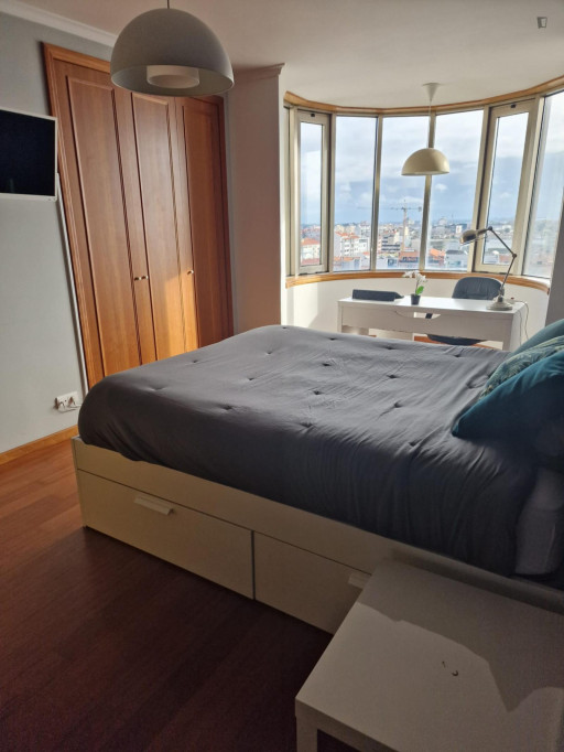Double bedroom in 4-bedroom apartment - Aveiro - chambre - ImmoJeune