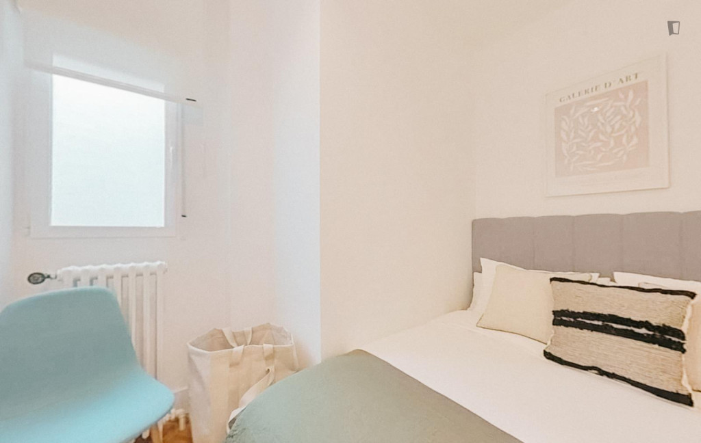 Bedroom for rent in Fernando el Católico 24, Valencia - Valence - chambre - ImmoJeune