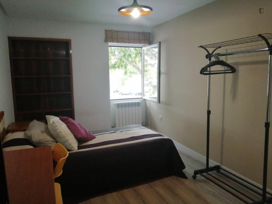 Pleasant single ensuite bedroom near Universidad Politécnica - Madrid - chambre - ImmoJeune