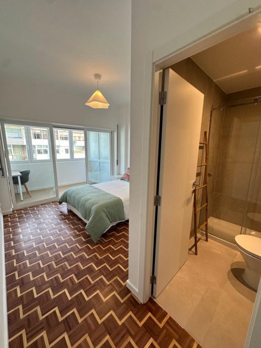 Inviting double ensuite bedroom in Almada - Lisbonne - chambre - ImmoJeune