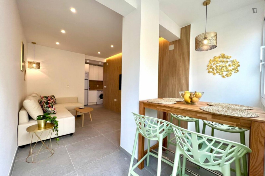 Cool 2-bedroom flat with terrace in Malagueta Beach - Malaga - chambre - ImmoJeune