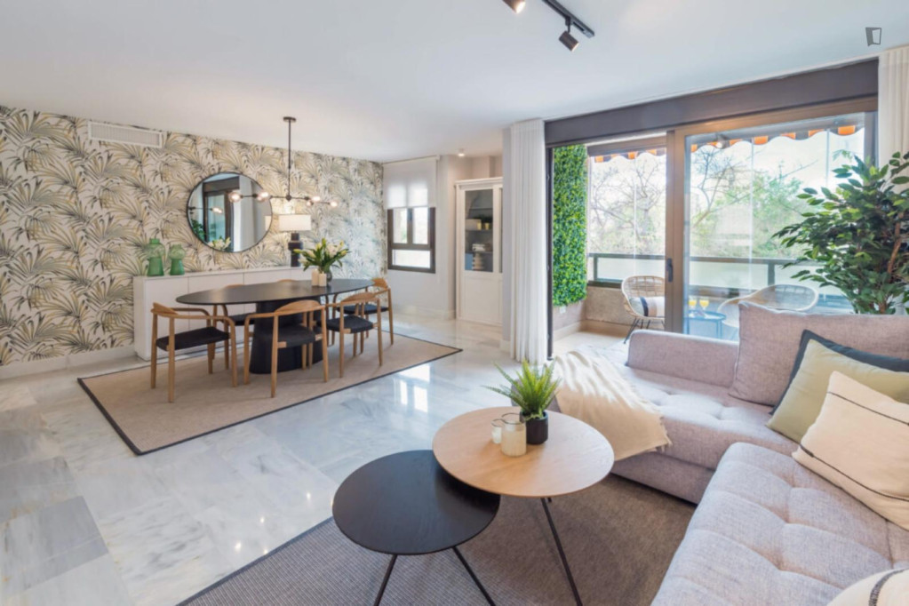 Stylish 3-bedroom flat in Explanada de la Estación - Malaga - chambre - ImmoJeune