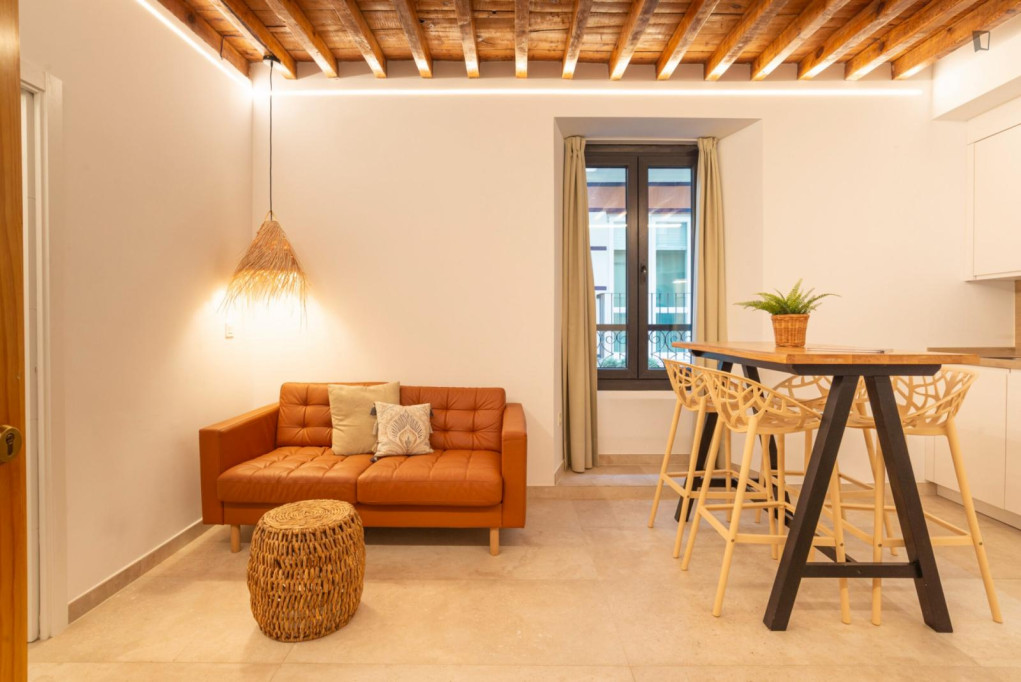 Stylish 2-bedroom flat in charming Centro Histórico - Malaga - chambre - ImmoJeune