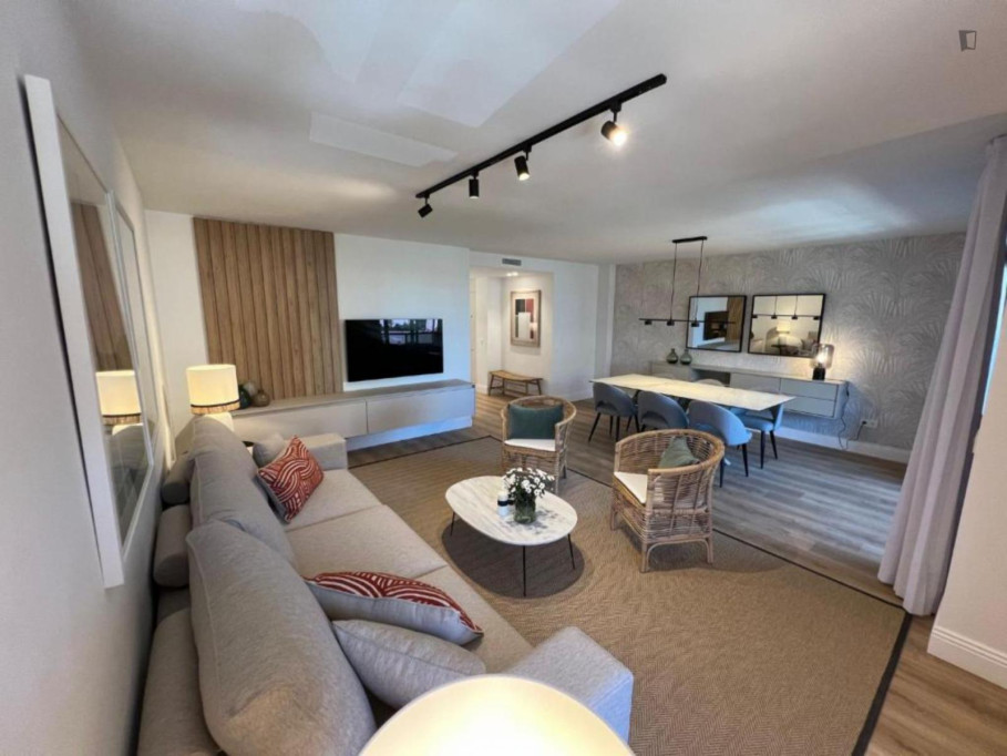 Exquisite 3-bedroom apartment in Explanada de la Estación - Malaga - chambre - ImmoJeune