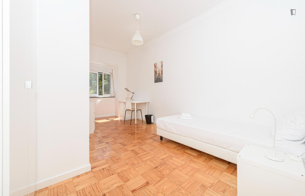 Broad single bedroom in Sete Rios - Lisbonne - chambre - ImmoJeune