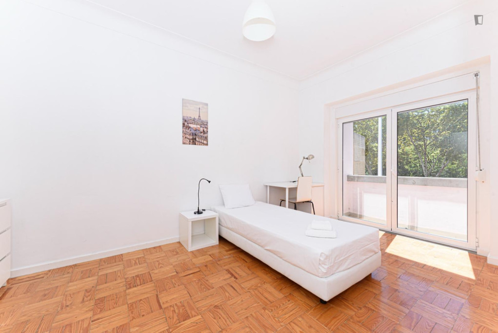 Superb single bedroom near the Lisbon Zoo - Lisbonne - chambre - ImmoJeune