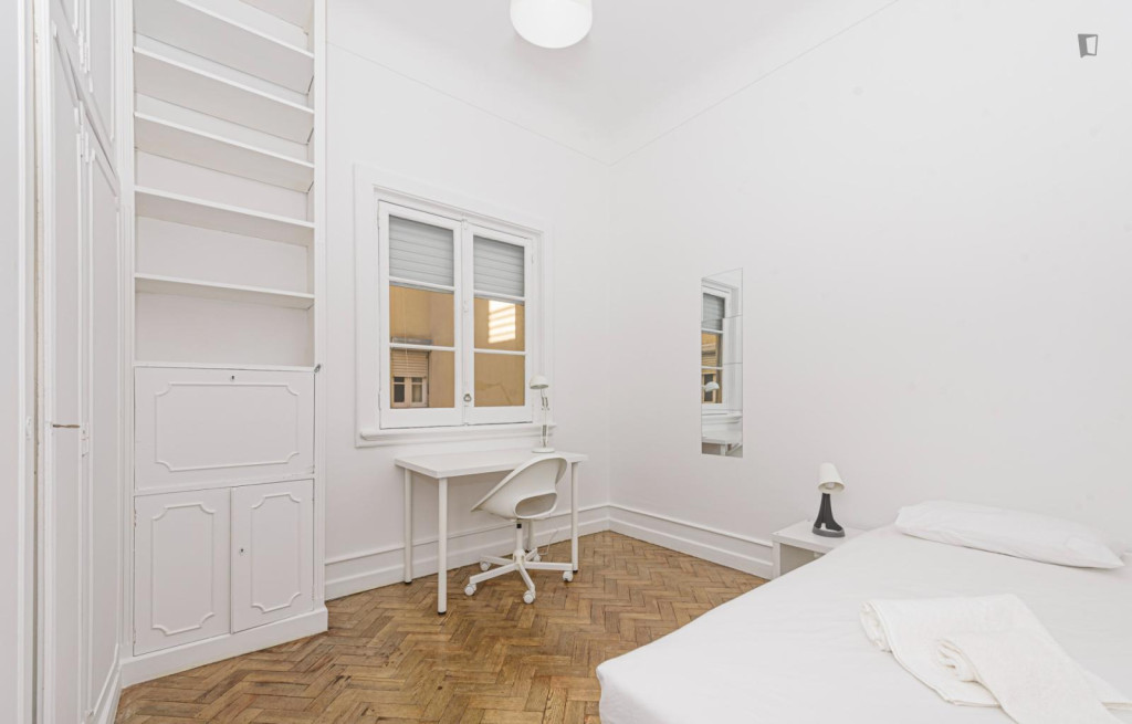 Inviting single bedroom in residential Lapa - Lisbonne - chambre - ImmoJeune