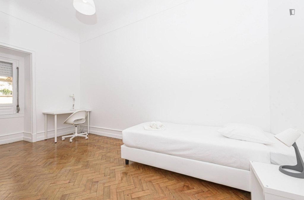 Pleasant single bedroom in Lapa - Lisbonne - chambre - ImmoJeune