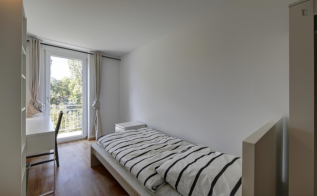 Neat single bedroom in Bad Cannstatt - Stuttgart - chambre - ImmoJeune